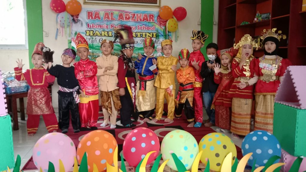 PERINGATAN HARI KARTINI RA AL-ADZKAR PADALARANG
