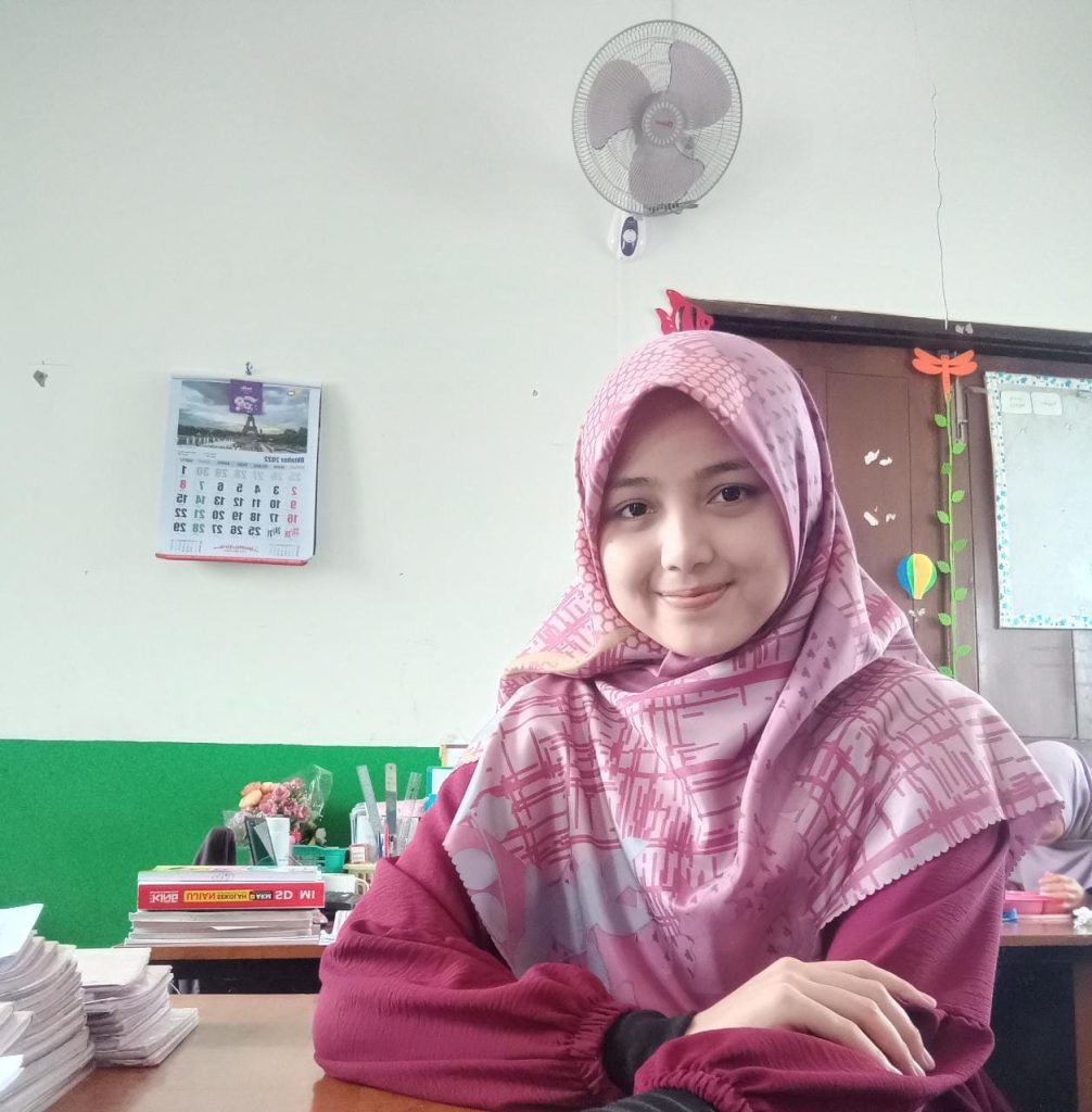 Yulia Annisa, S.Pd.